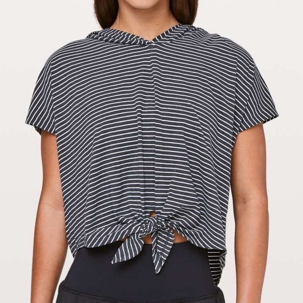 Women’s 12 Lululemon Knot Gonna Fly Tee Hoodie Heathered Black White